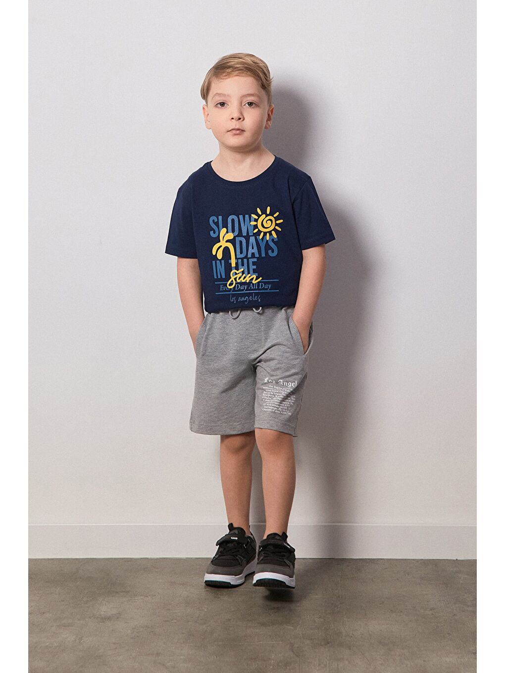 Gri Beli Lastikli Los Angeles Yazı Baskılı Erkek Çocuk Şort