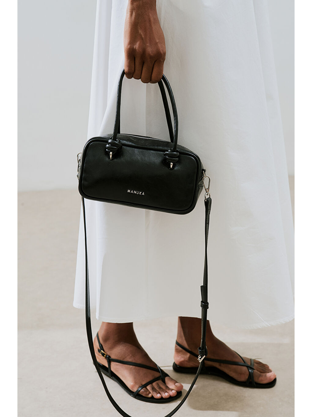 Siyah Etre Bağlama Detaylı Bowling Çanta Black Truffle-1