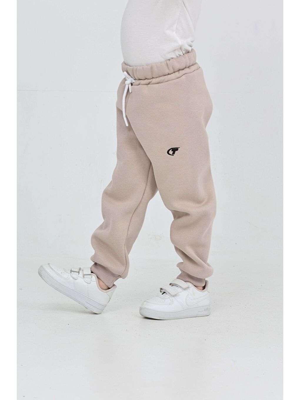 Bej Erkek Çocuk T Nakışlı Eşofman Alt-2