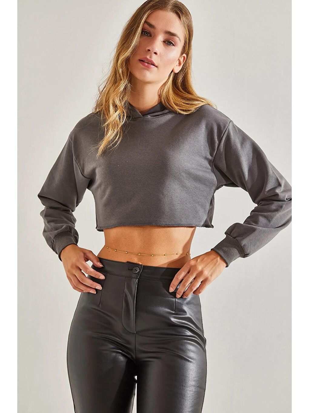 SHADE Antrasit Kadın Kapişonlu Crop Sweatshirt - 1