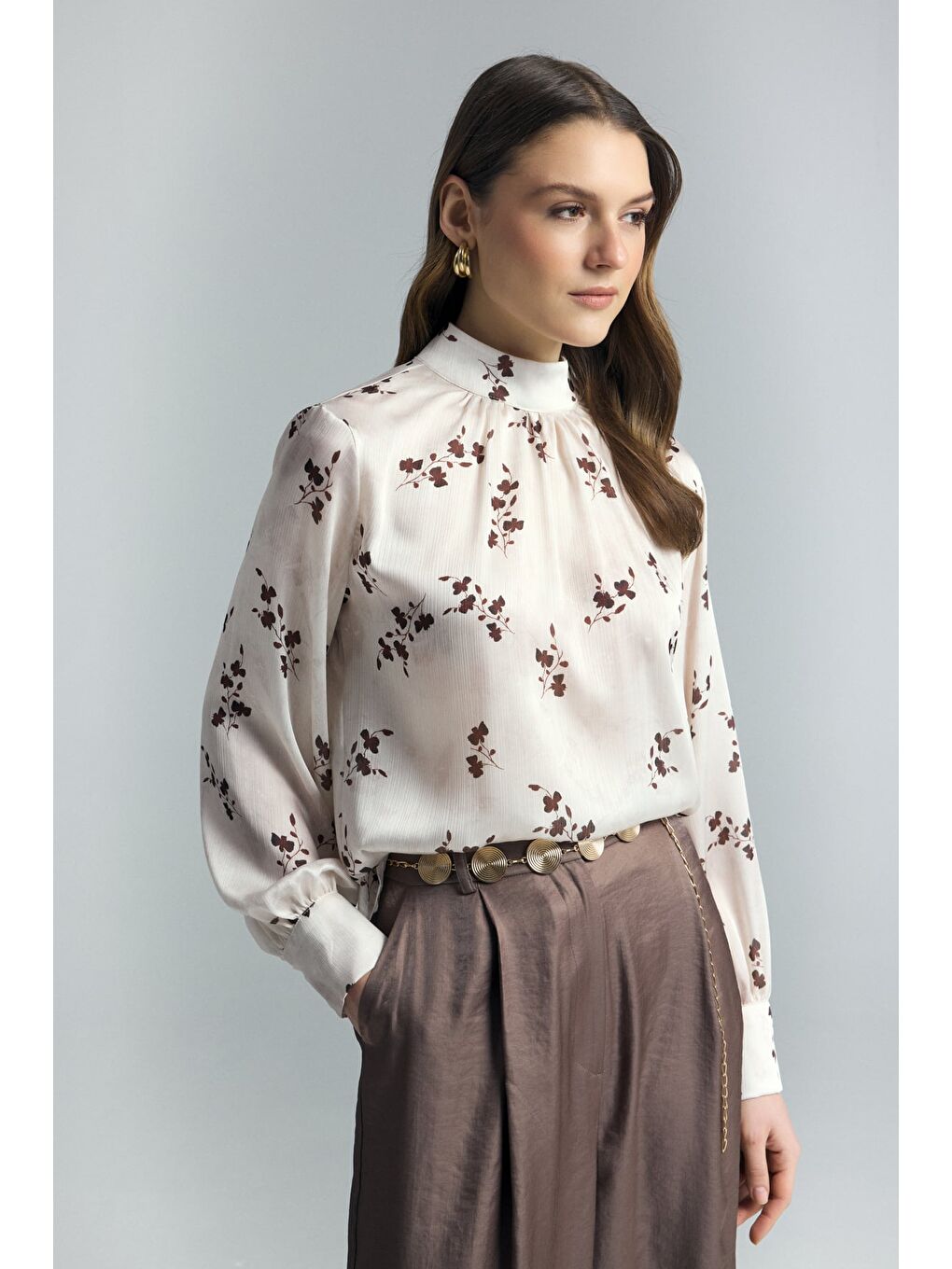 Kahverengi Çiçek Desenli Bluz - Kahve