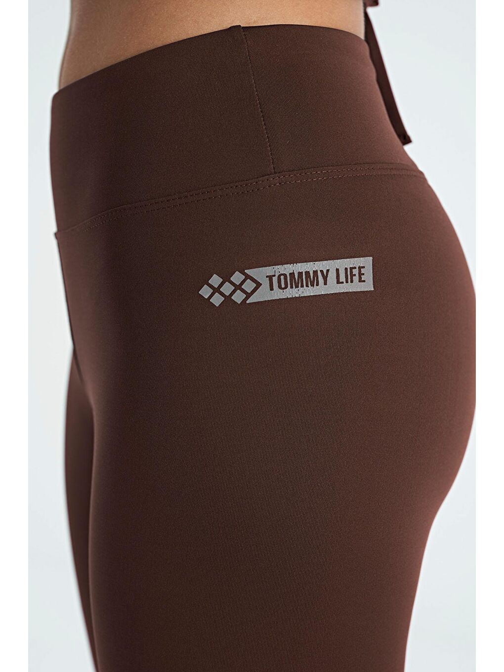 TOMMYLIFE Kahverengi Logo Baskı Detaylı Yüksek Bel Dalgıç Kumaş Slim Fit Kadın Tayt - 94627 - 2