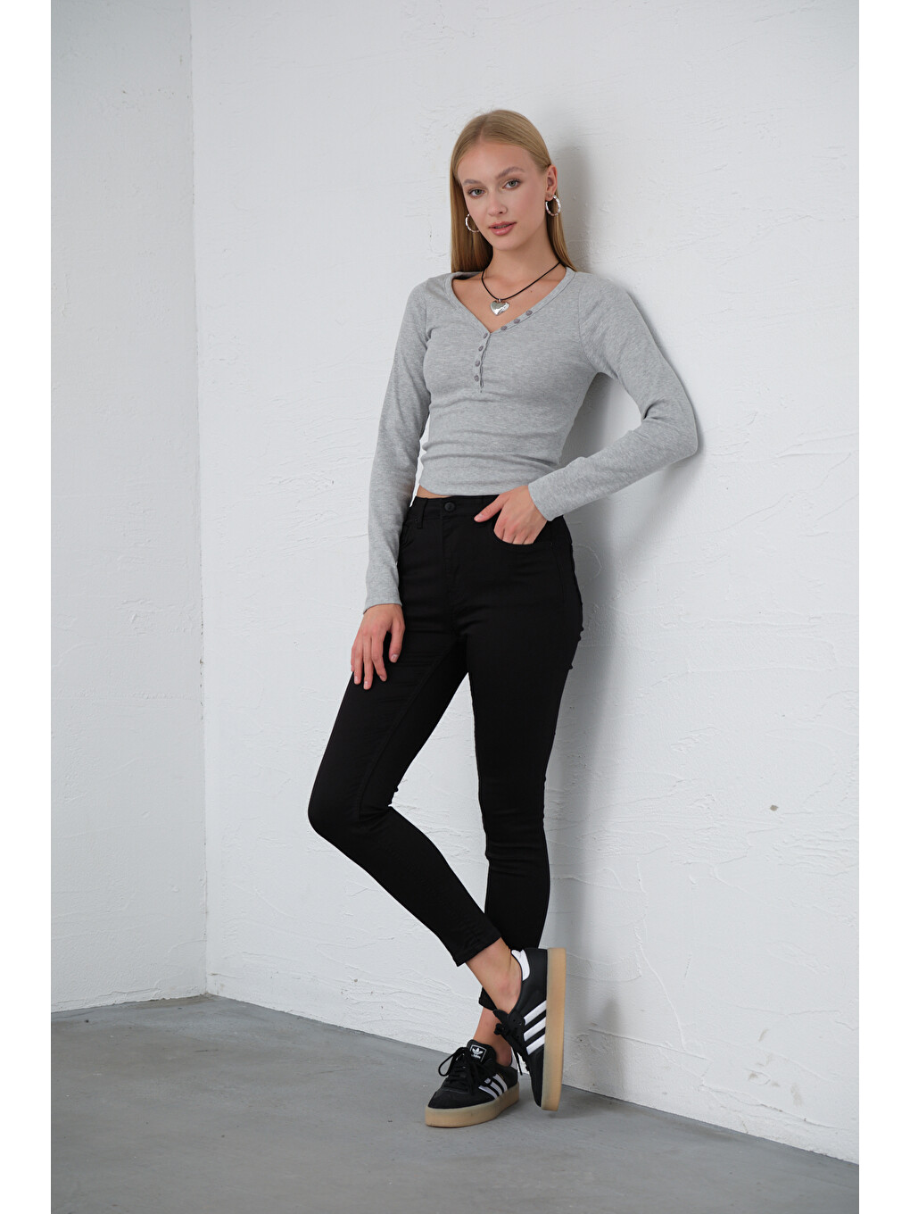 Siyah Süper Esnek Kumaş Pamuk Saten Jegging Kadın Skinny Dar Paça 5 Cep Pantolon @Carpi