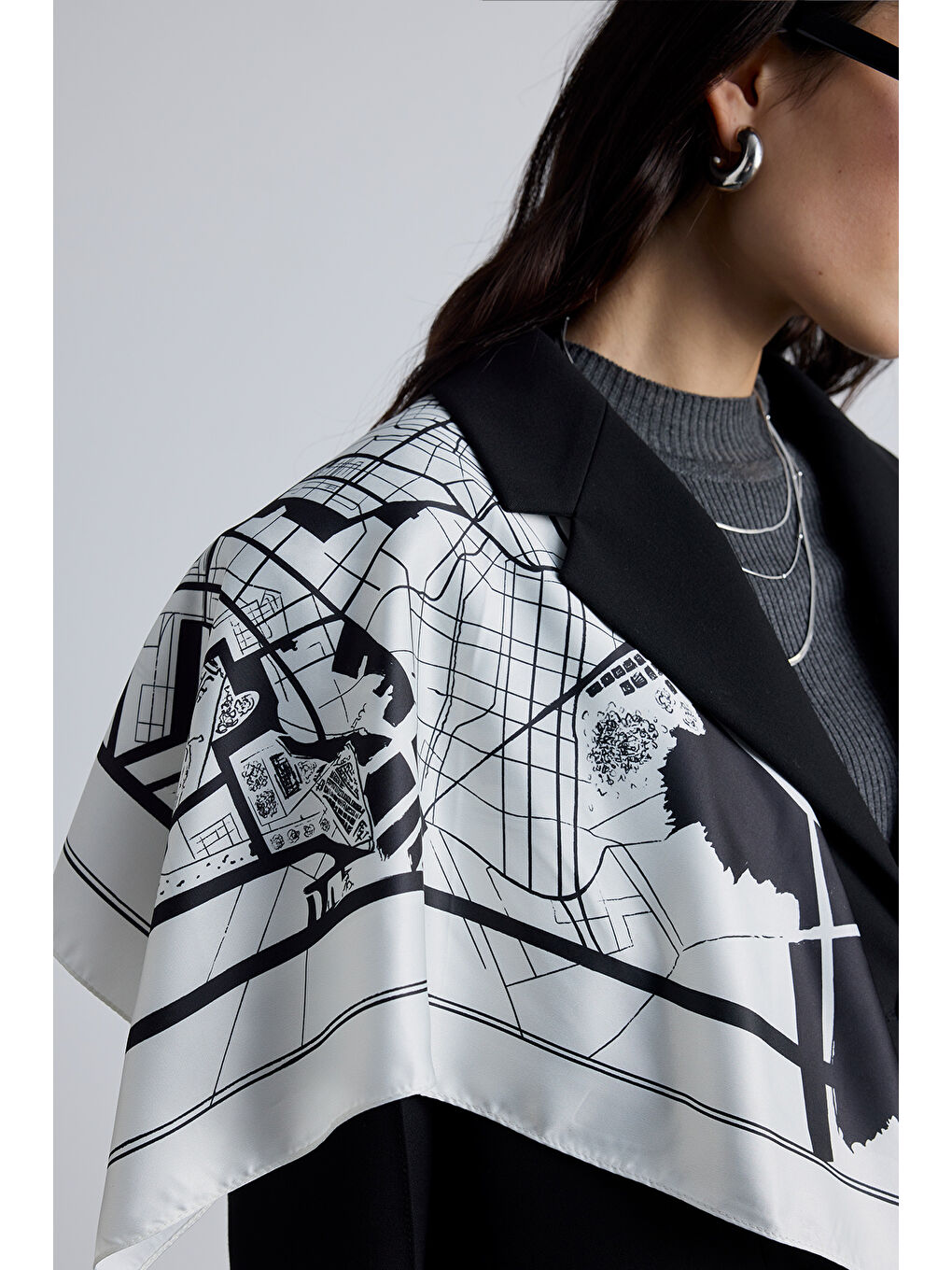 Desenli Saten Boyun Fuları Cıty- Ekru-2