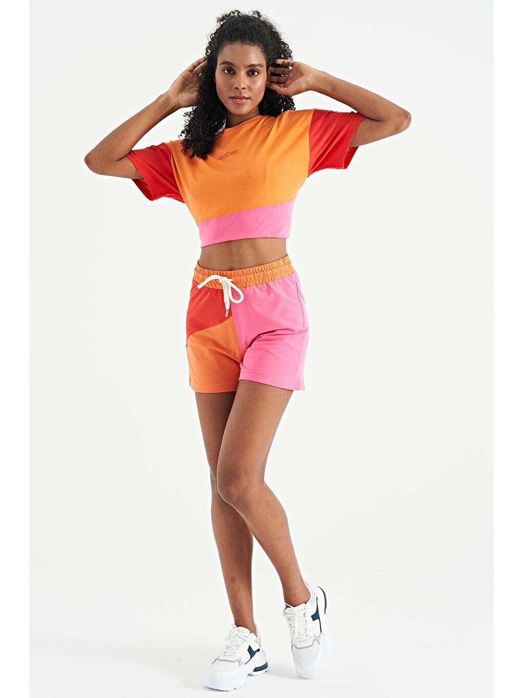 Turuncu Oranj Renk Bloklu Standart Kalıp Kısa Kadın Şort - 02155