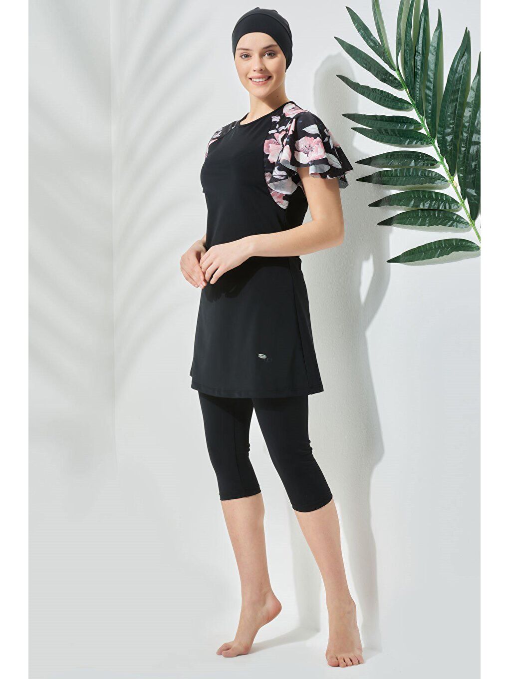 Kısa Kol Taytlı Yarım Kapalı Tesettür Mayo C13090 Siyah-1