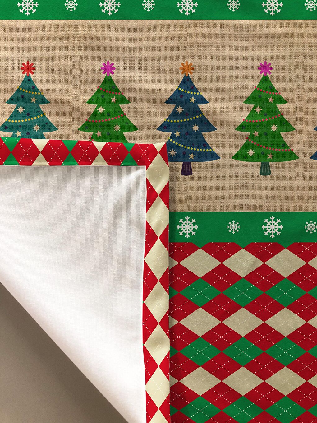 Karışık Yılbaşı Desenli Kadife Doku Masa Örtüsü-1