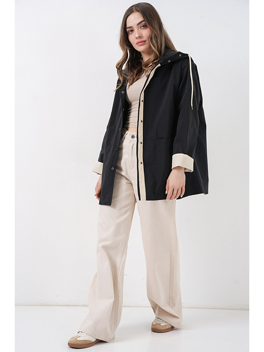 Kadın Teknik Kumaş Kapüşonlu Trençkot 5972 - Siyah-1