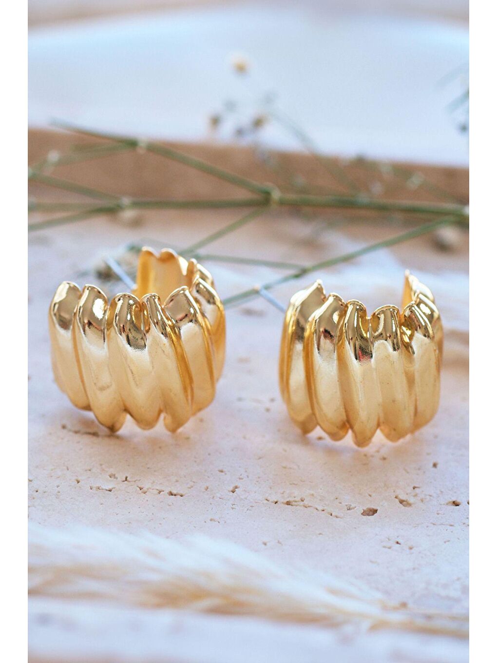 Sarı Altın Kaplama Hafif Stairs Küpe-1