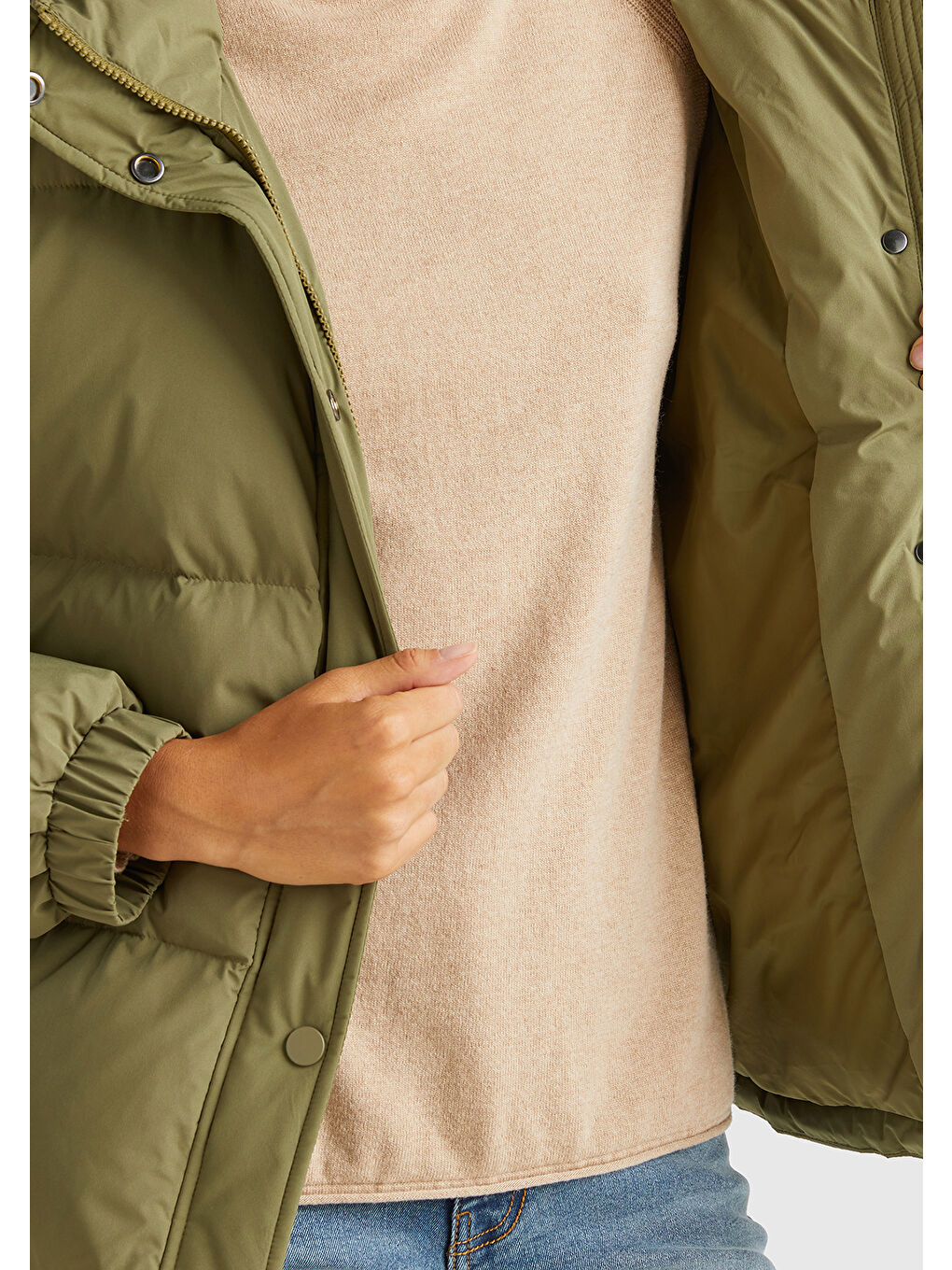 Kadın Haki Cep Detaylı Düğme Kapamalı Büzgü İpli Kapüşonlu Kısa Mont-5
