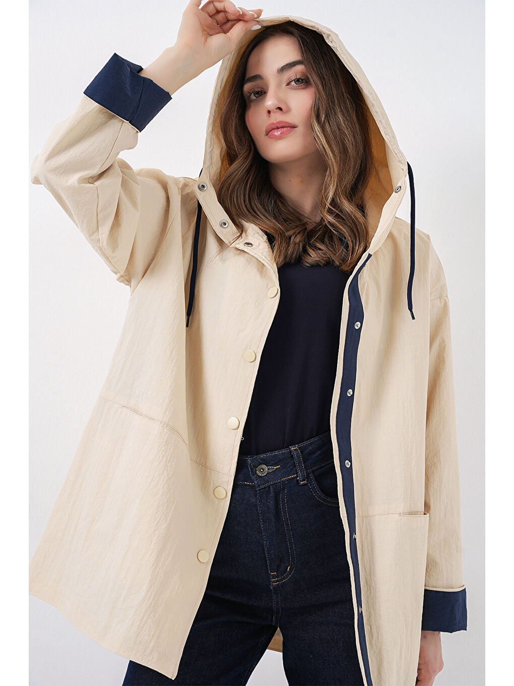 Kadın Teknik Kumaş Kapüşonlu Trençkot 5972 - Ekru-2