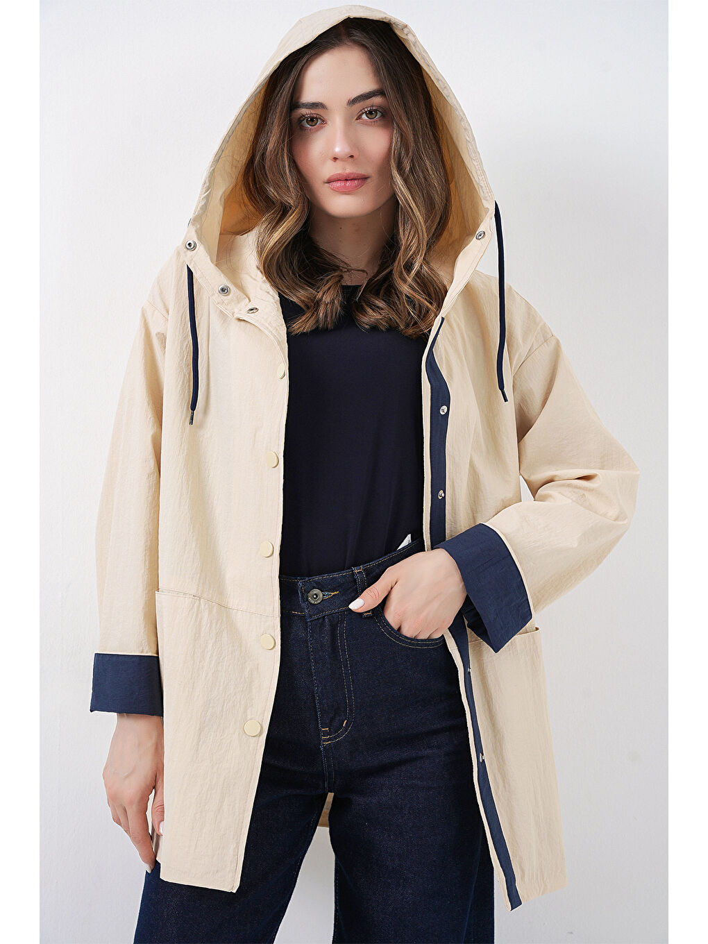 Kadın Teknik Kumaş Kapüşonlu Trençkot 5972 - Ekru-5