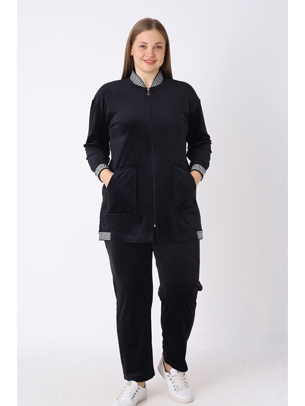 Kadın Büyük Beden Siyah Fermuarlı Cepli Soft Polar Şerit Detaylı Uzun Kollu Alt Üst Eşofman Takımı-1