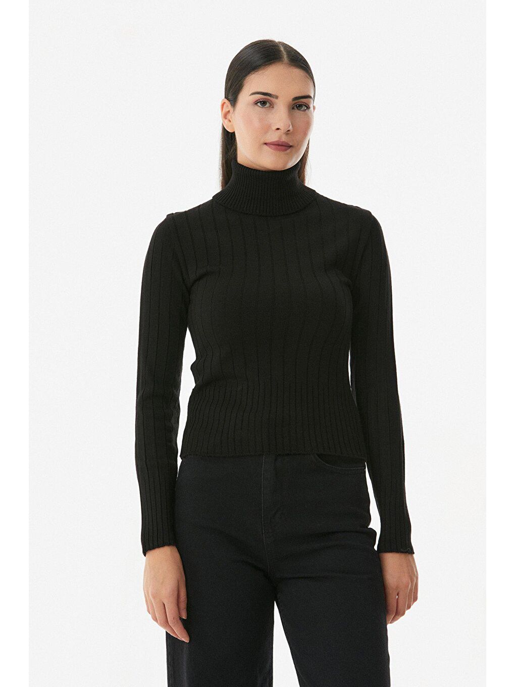 Siyah Balıkçı Yaka Triko Kazak