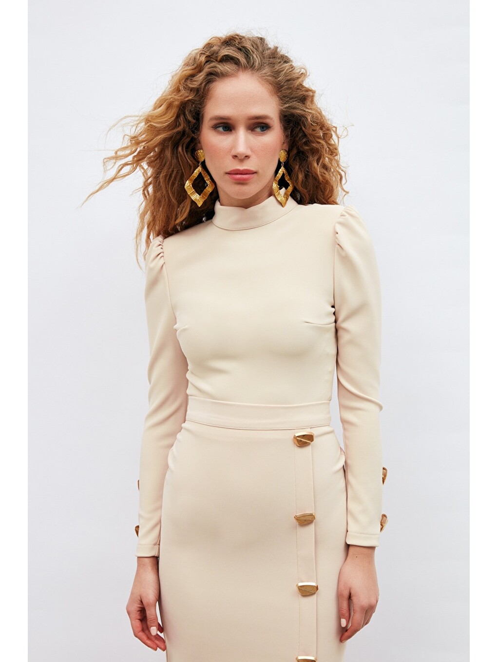 Düğme Detaylı Crop Bluz - Bej