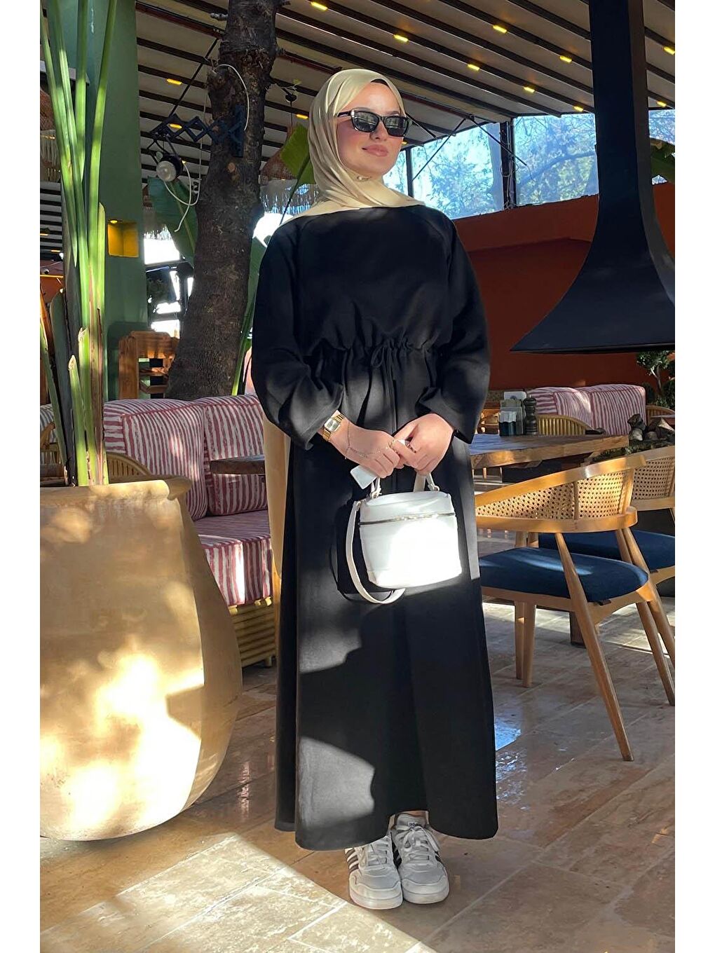 Bel Tünel Detaylı Elbise Siyah-3