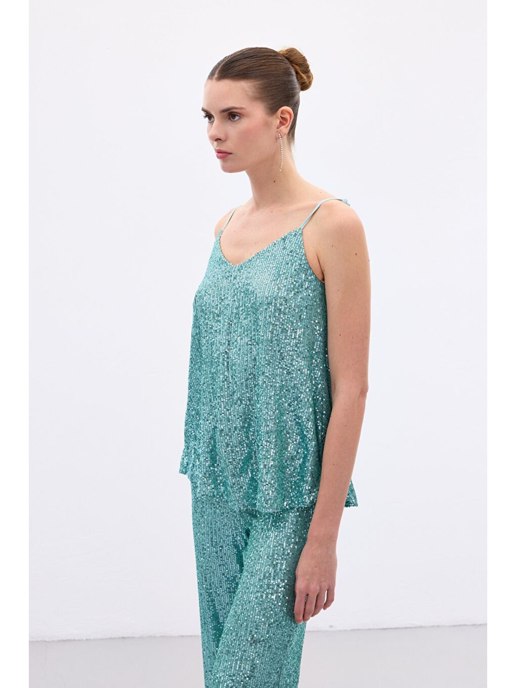 Yeşil Payet Detaylı Askılı Bluz - Mint-5