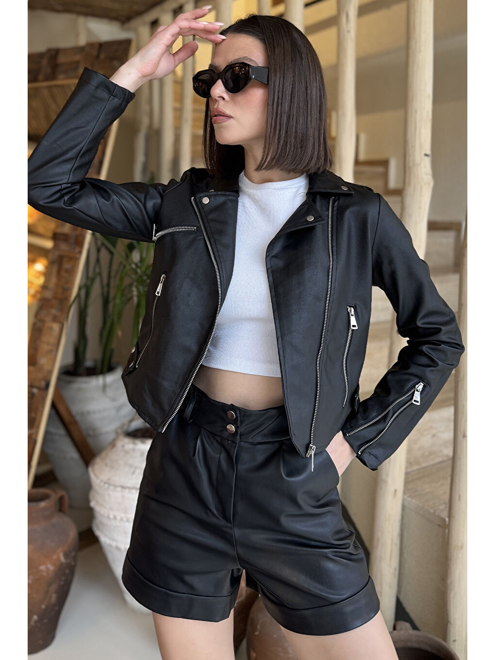 Gülseli Siyah Kadın Fermuarlı Crop Top Suni Deri Ceket - 1