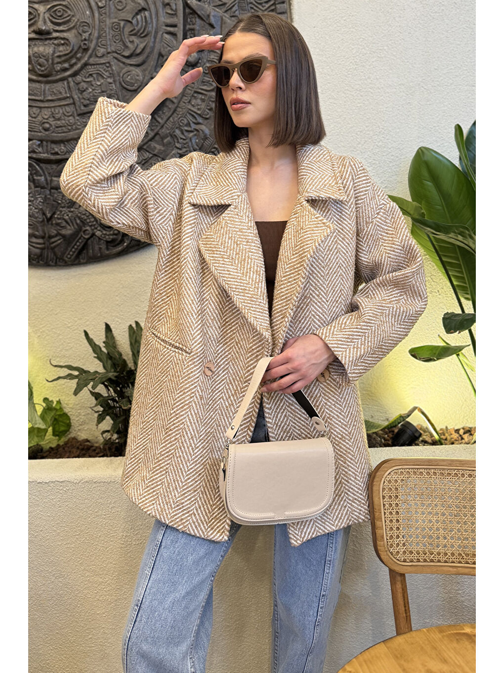 Gülseli Ekru Kadın Astarlı Balıksırtı Desen Oversize Kaşe Kaban