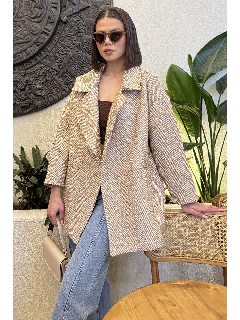 Gülseli Ekru Kadın Astarlı Balıksırtı Desen Oversize Kaşe Kaban - 1