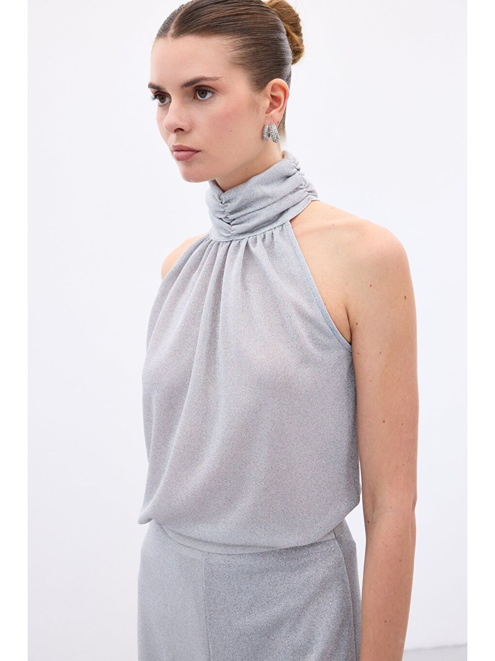 Gri Kolsuz Parlak Bluz - Gümüş-4