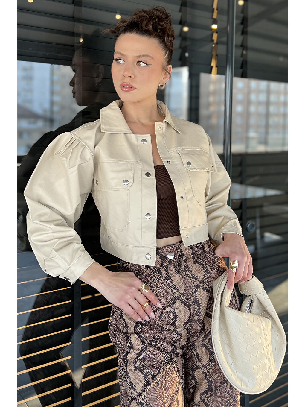 Gülseli Bej Kadın Çift Cepli Çıtçıtlı Crop Top Suni Deri Ceket - 1