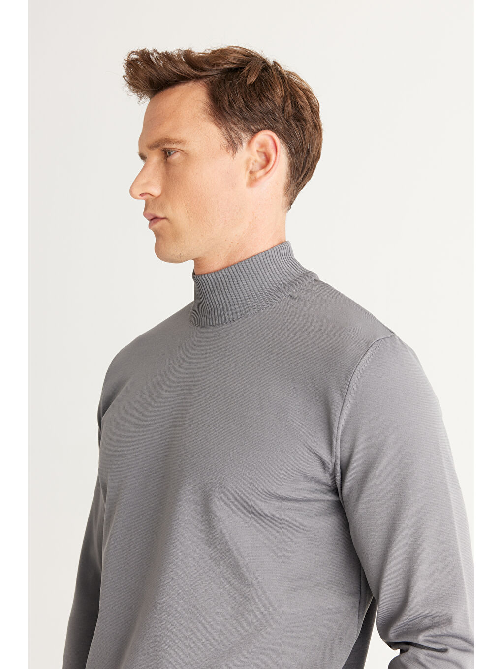 Erkek Gri Standart Fit Normal Kesim Yarım Balıkçı Yaka Triko Kazak-2