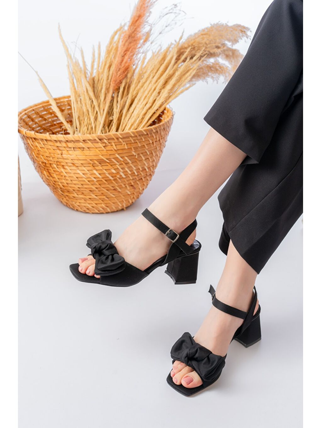 Kadın Silva Fiyonklu Siyah Sandalet-2