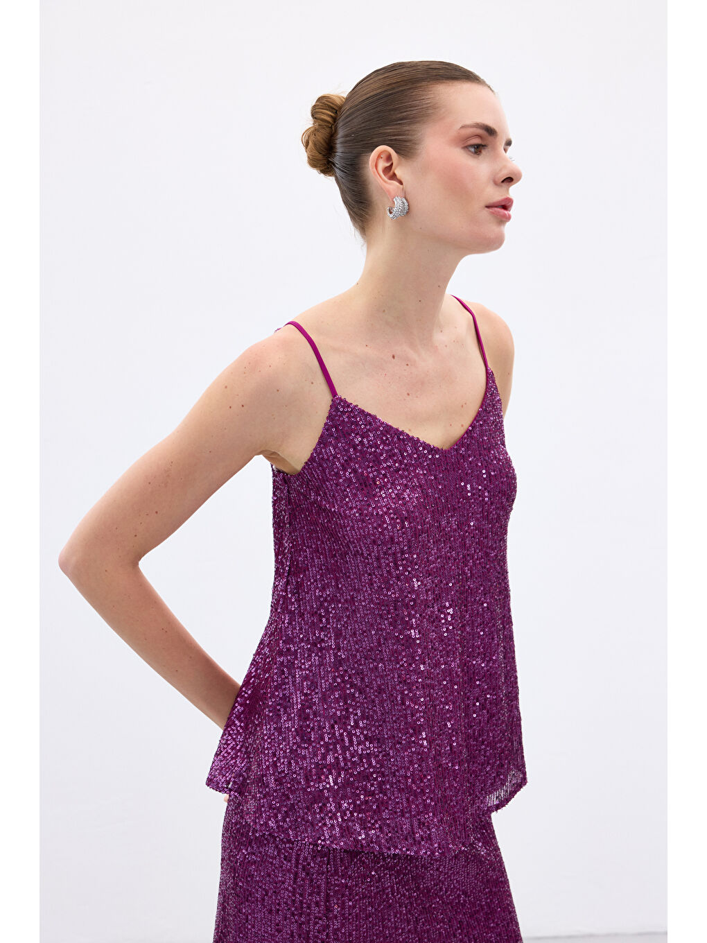 Payet Detaylı Askılı Bluz - Mürdüm-4