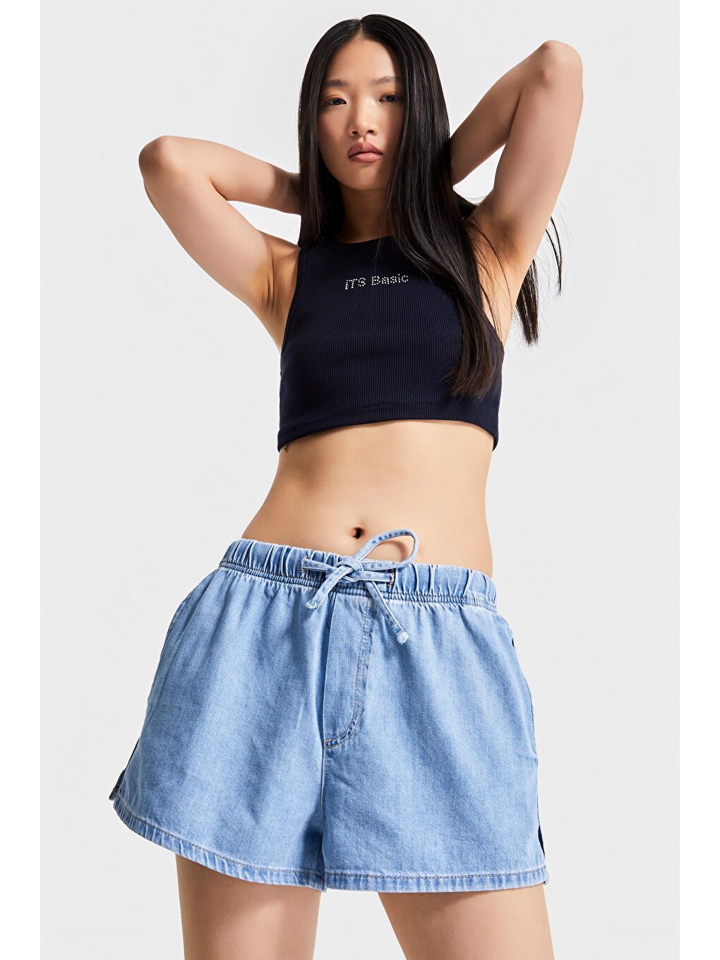 Kadın Mavi Renk 1s5-4 Mini Boy Bol Kesim Beli Lastikli %100 Pamuk Denim Şort