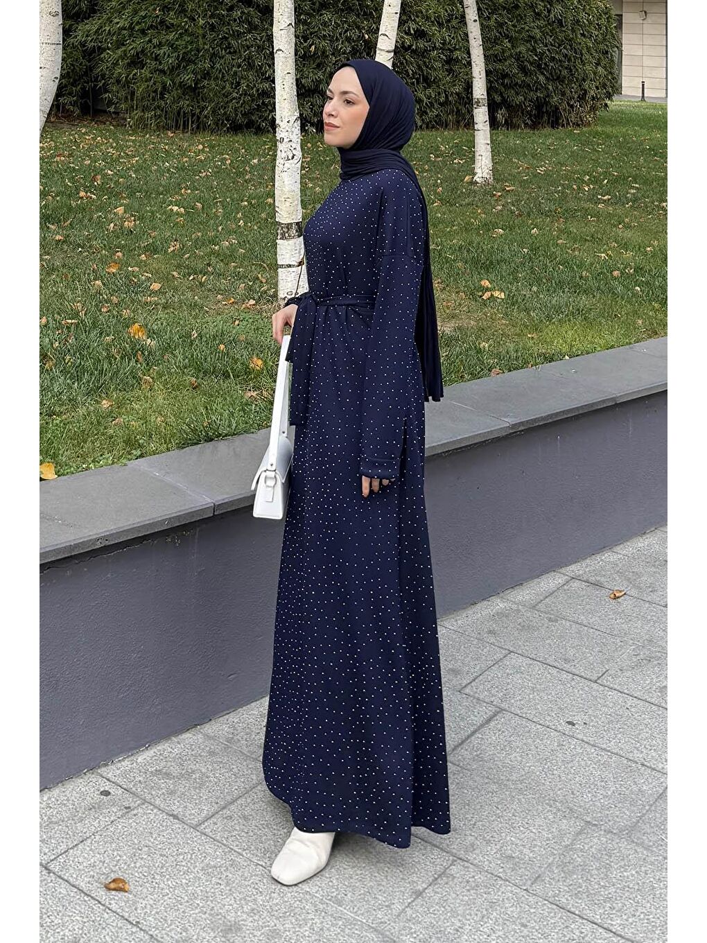 Taş Detaylı Tesettür Elbise Lacivert-1