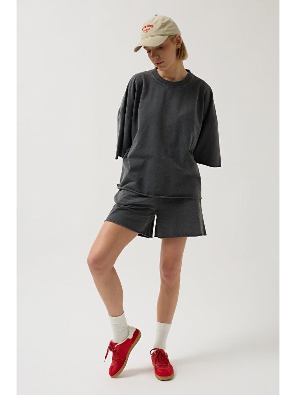 Antrasit Oversize Lazer Kesim Bisiklet Yaka T-Shirt-2