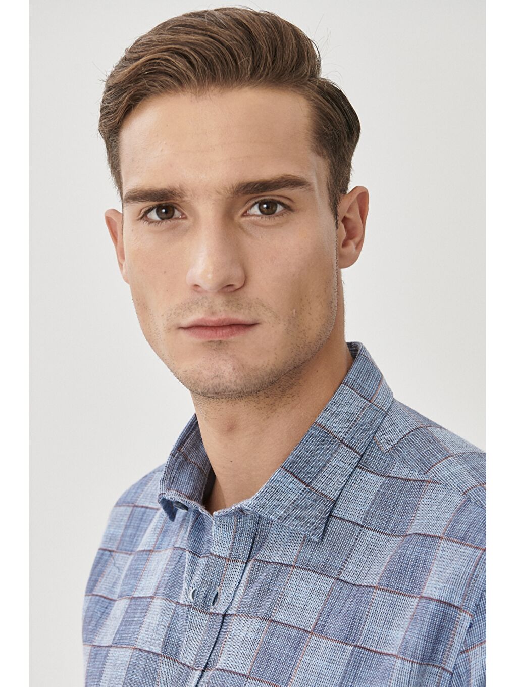 Erkek Beyaz-Lacivert Slim Fit Dar Kesim Klasik Yaka %100 Pamuk Kareli Gömlek-1