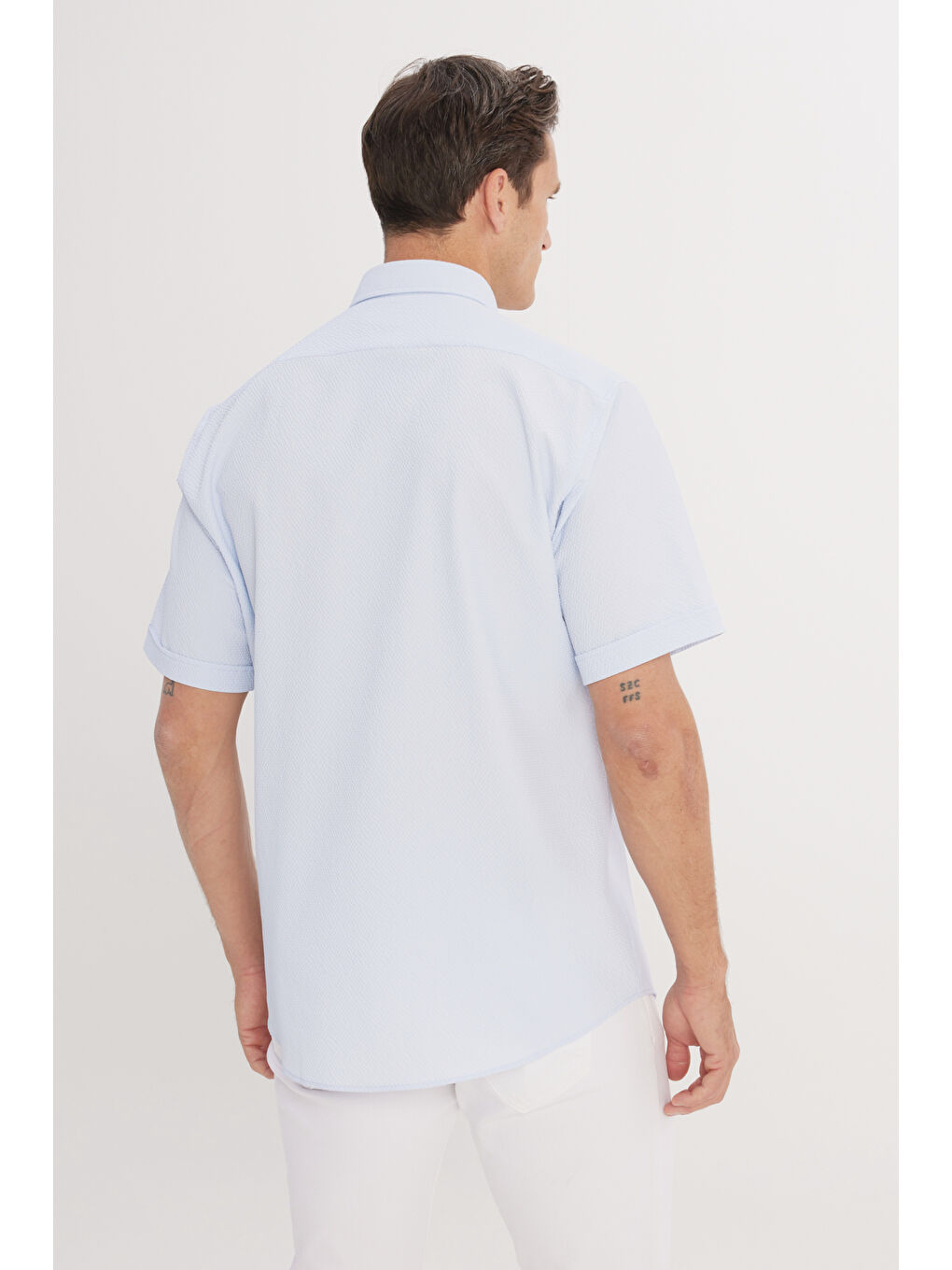 Erkek Mavi Comfort Fit Rahat Kesim Düğmeli Yaka Kısa Kollu Cepli Gömlek-4