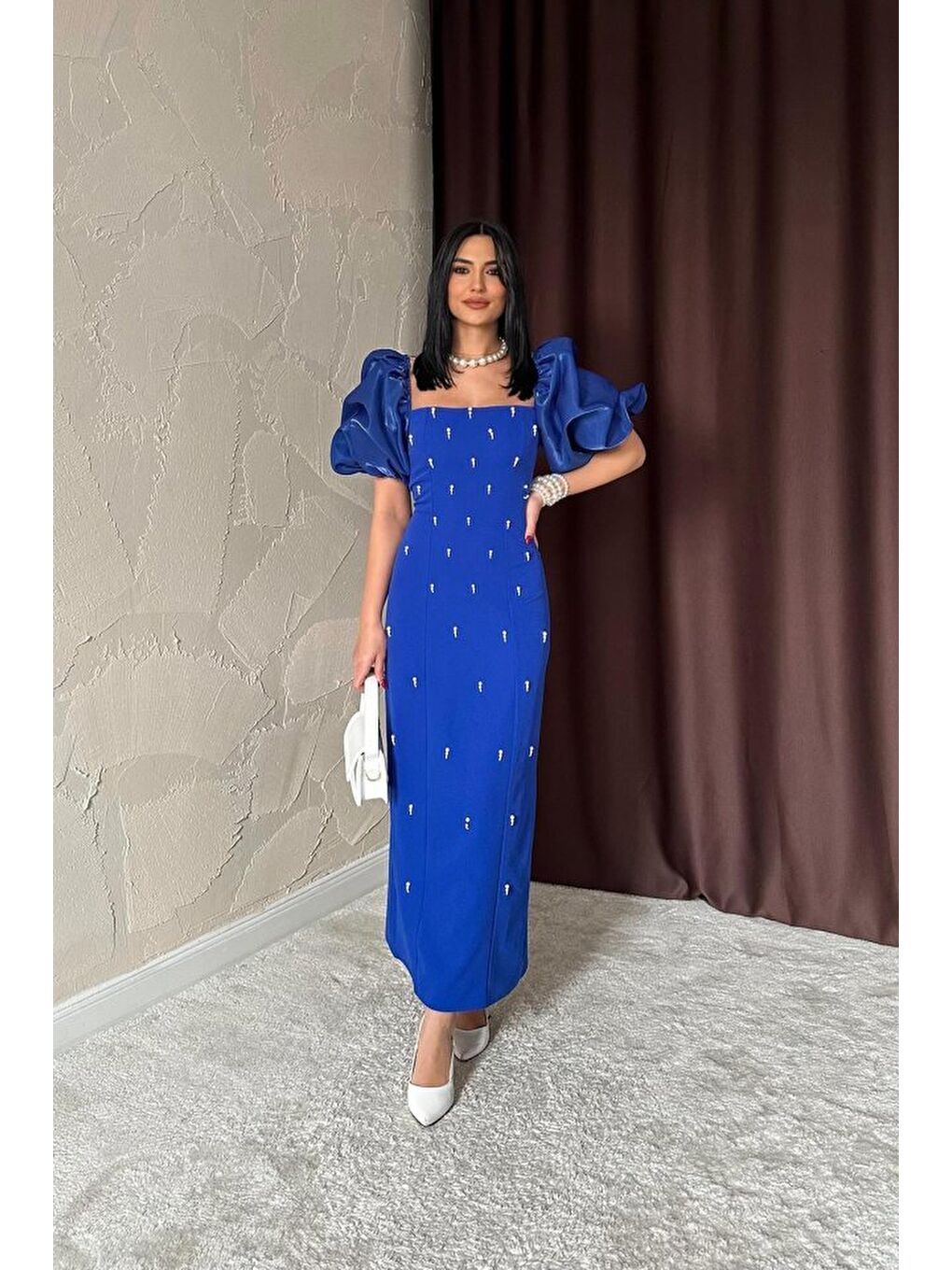 Mavi Saks İşlemeli Kolu Garnili Elbise-1