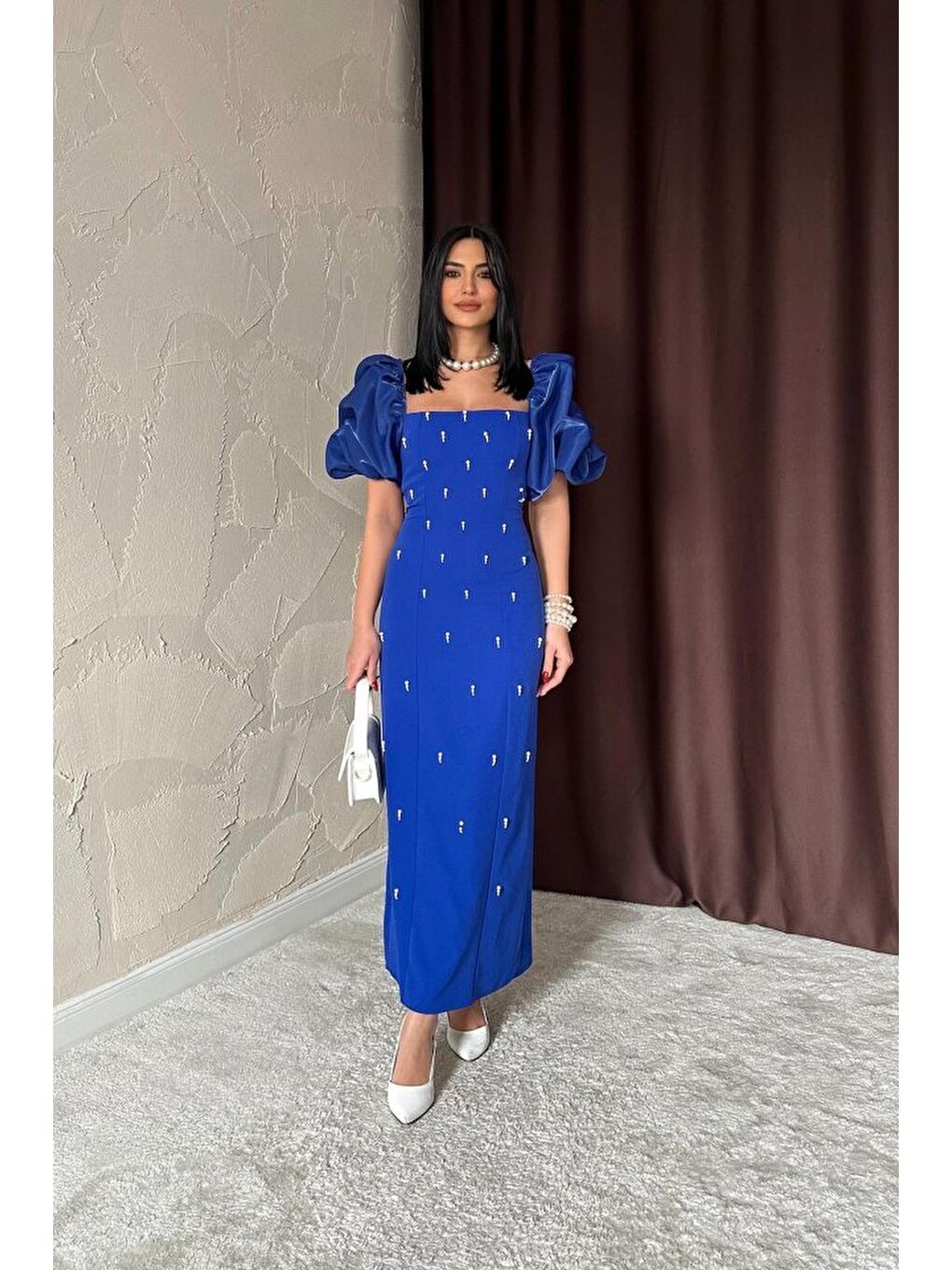 Mavi Saks İşlemeli Kolu Garnili Elbise-2