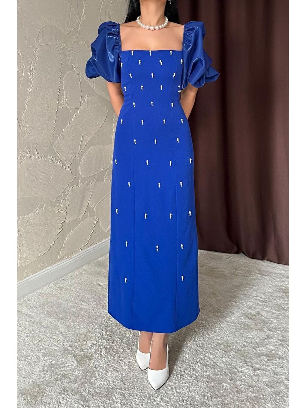 Mavi Saks İşlemeli Kolu Garnili Elbise-3