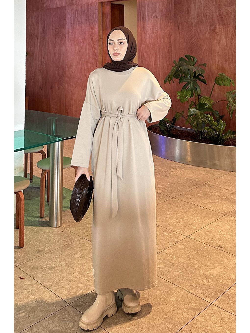 Etek Ucu Armalı Kuşaklı Elbise Bej