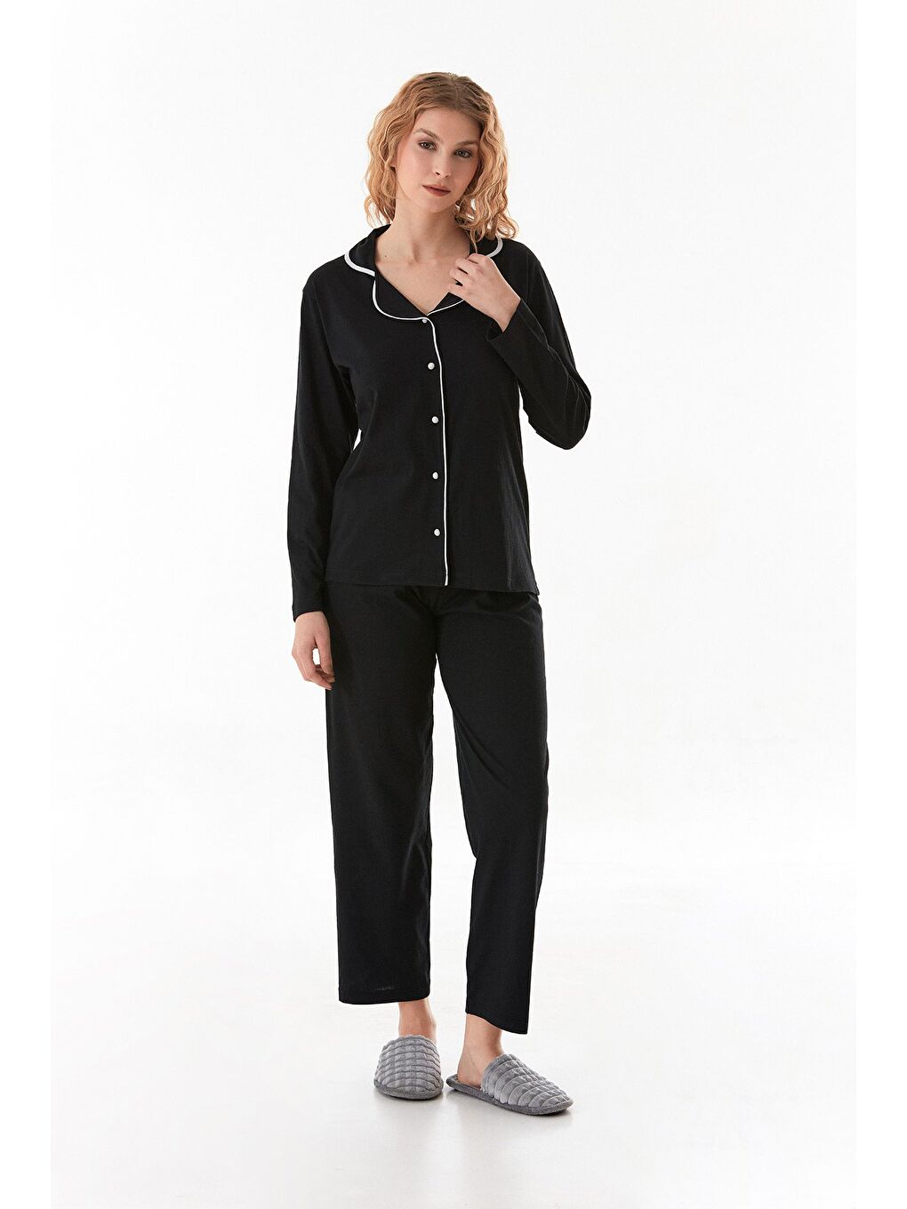 Siyah Düğmeli Gömlek Yaka Uzun Kollu Pijama Takımı