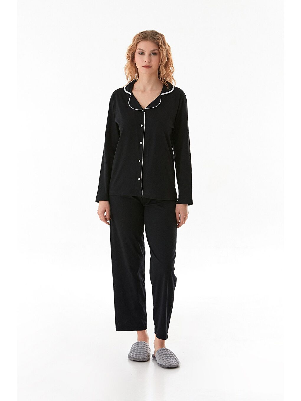 Siyah Düğmeli Gömlek Yaka Uzun Kollu Pijama Takımı-1
