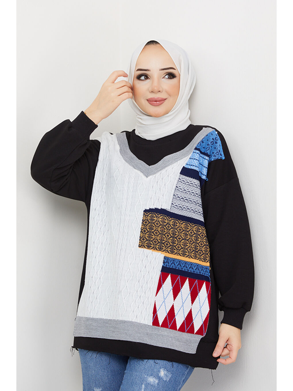 GÜLSELİ Siyah Kadın Bisiklet Yaka Ön Triko Detaylı Etnik Desenli Sweatshirt - 5