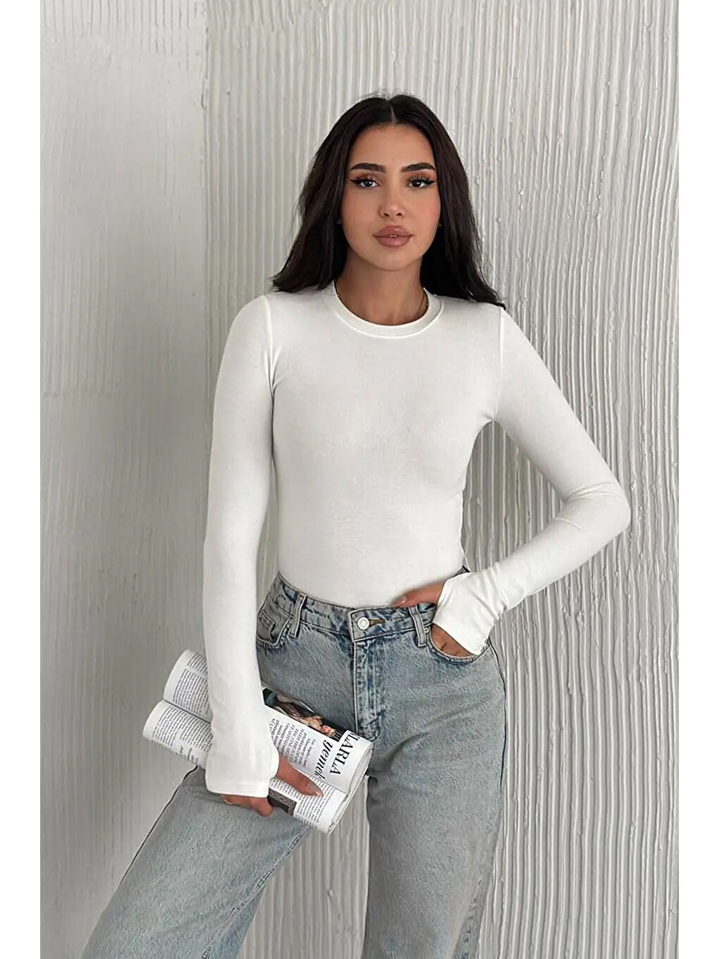 Beyaz Kadın Parmak Geçmeli Uzun Kollu Bluz – Vücuda Oturan & Astarsız-1