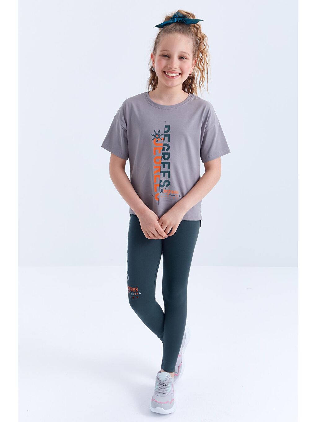 Gri - Orman Yeşil Yazı Baskılı O Yaka Düşük Omuz Kız Çocuk Tayt Takım - 75064