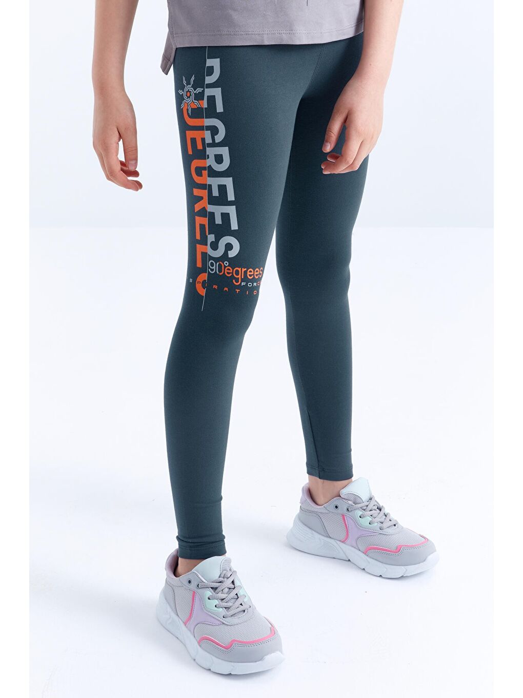 Gri - Orman Yeşil Yazı Baskılı O Yaka Düşük Omuz Kız Çocuk Tayt Takım - 75064-1