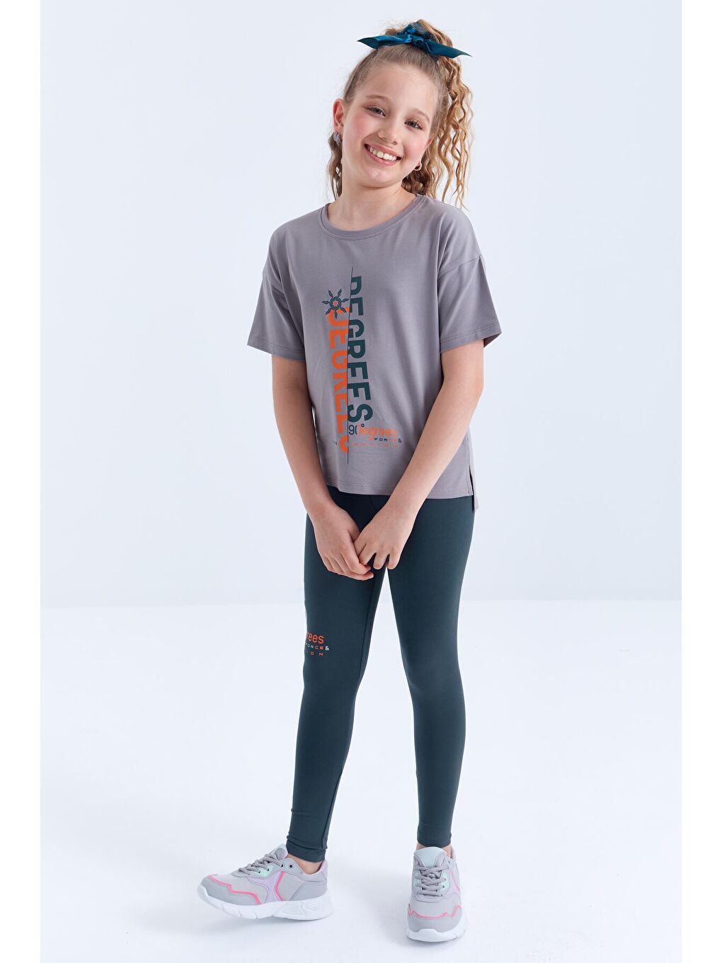 Gri - Orman Yeşil Yazı Baskılı O Yaka Düşük Omuz Kız Çocuk Tayt Takım - 75064-2
