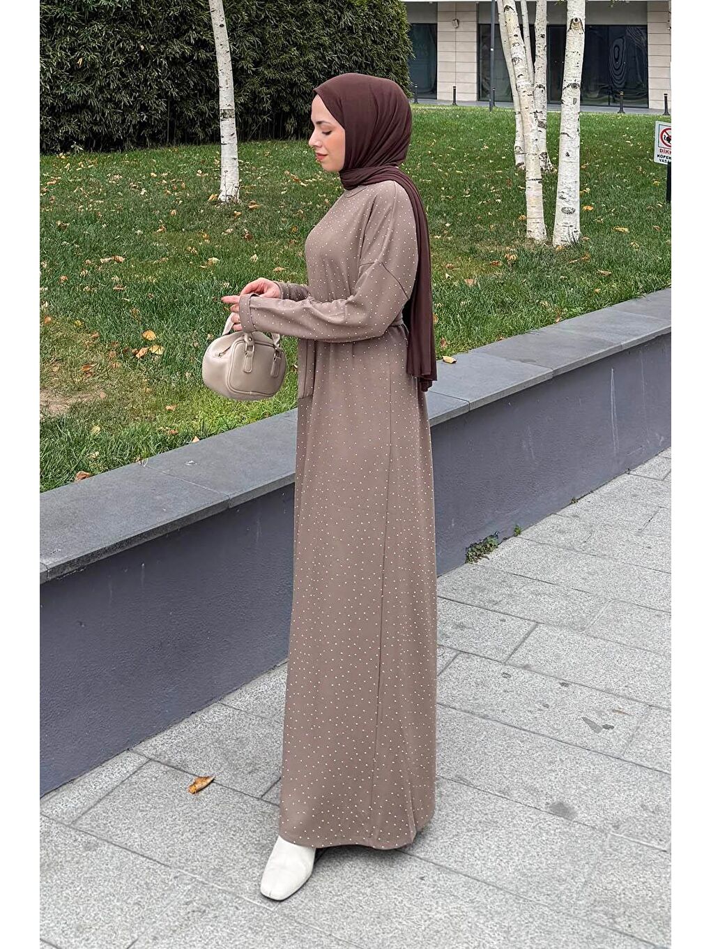 Kahverengi Taş Detaylı Tesettür Elbise Soft Kahve-1