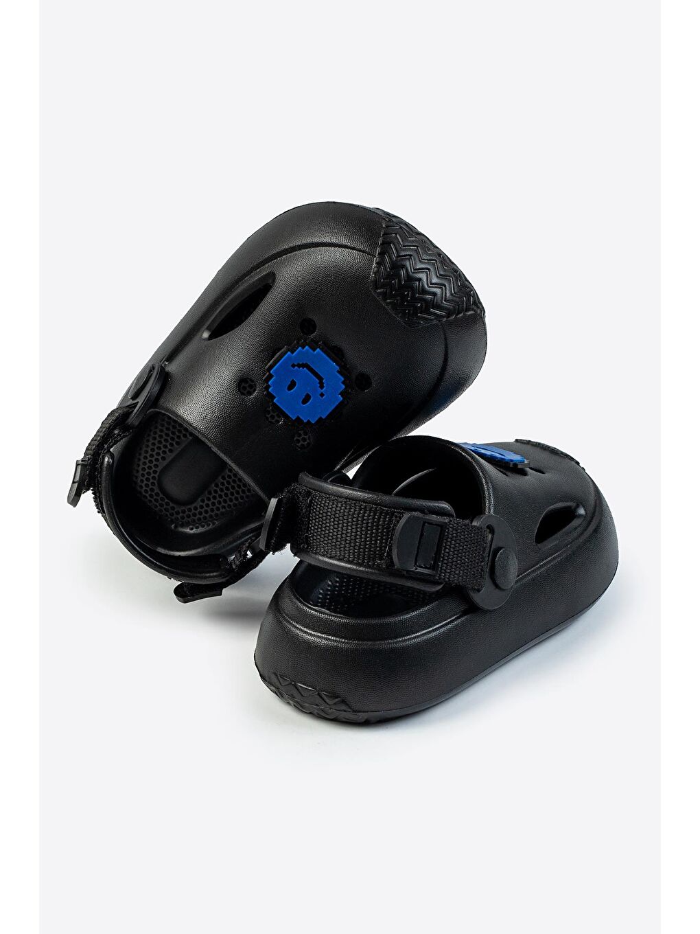 Siyah Çocuk EVA Terlik - Gülen Yüz Detaylı-1