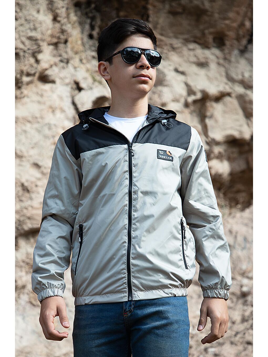 Bej Erkek Çocuk Kapüşonlu Su Geçirmez Yağmurluk