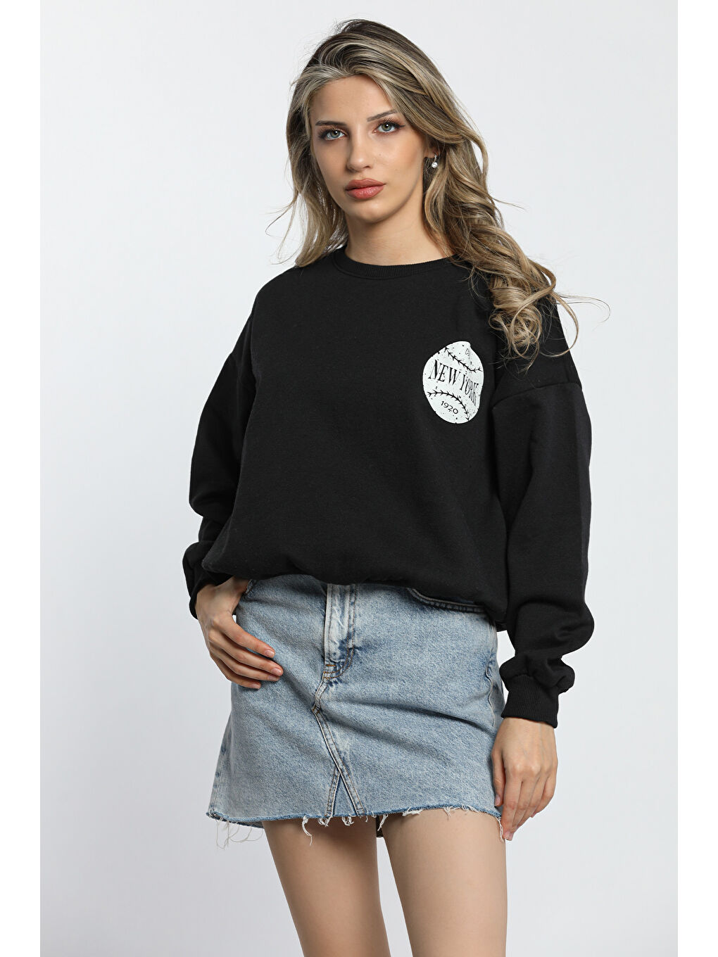 GÜLSELİ Siyah Kadın Şardonlu Baskılı Sweatshirt