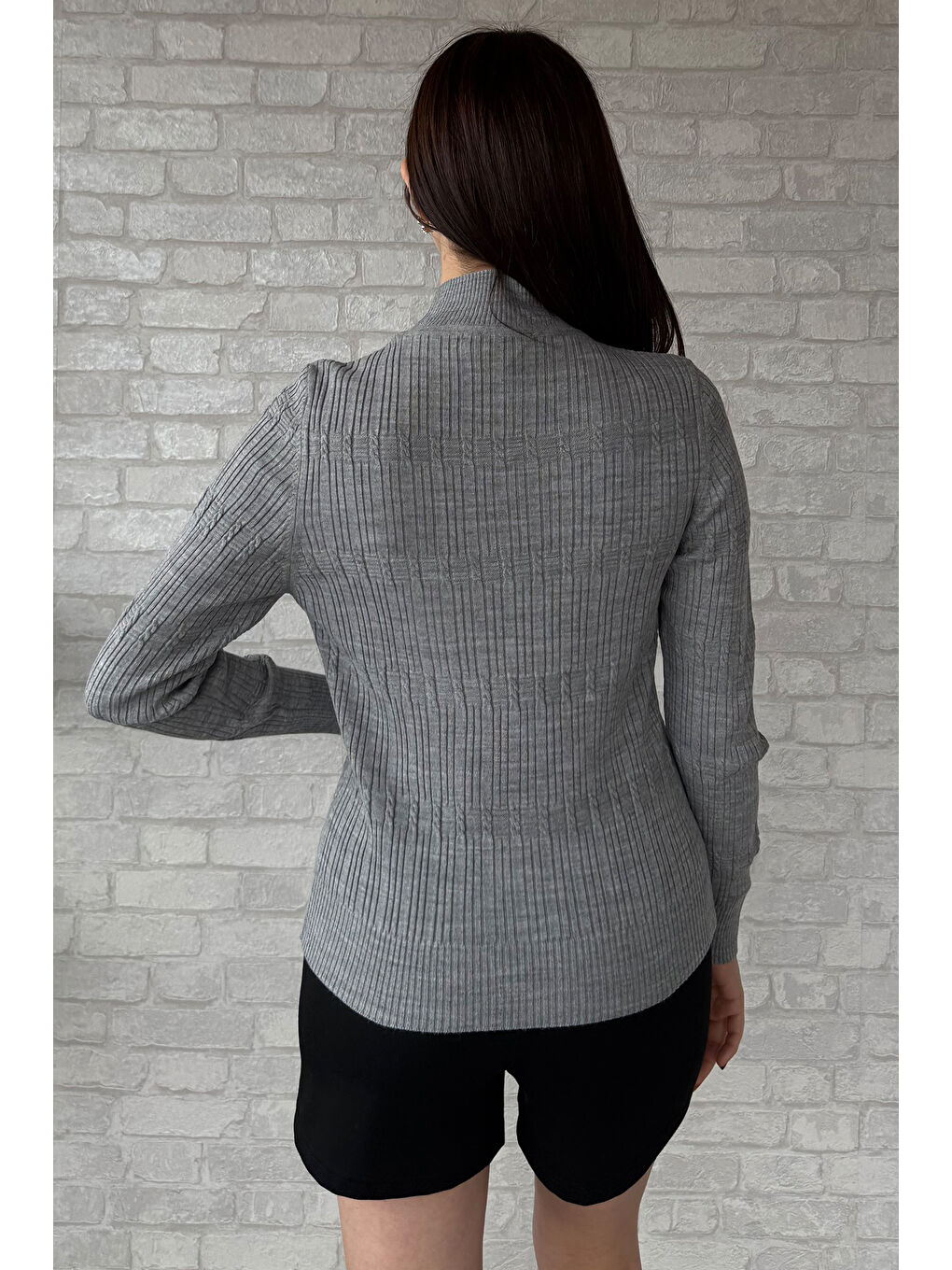 Gri Kadın Yarım Balıkçı Desenli Elastanlı Triko Bluz-3